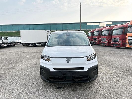 Vehicle image 2 / 15