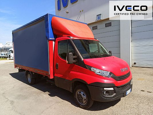 Vehicle image 1 / 4