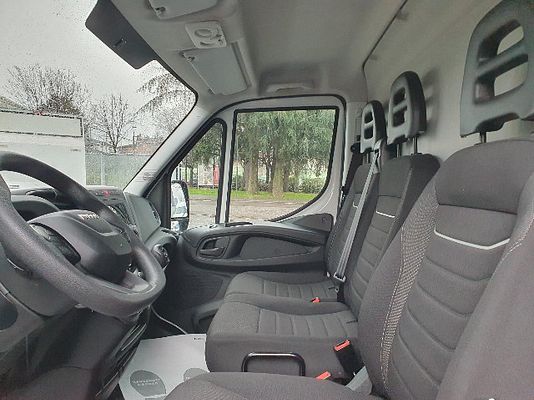Vehicle image 11 / 11