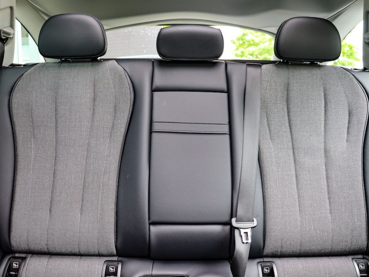 Mercedes-Benz E-Klasse – Bild 27