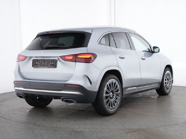 Mercedes-Benz GLA 220