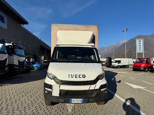 Vehicle image 8 / 11