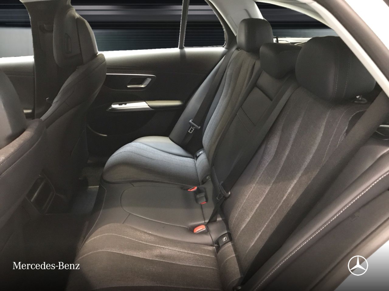 Mercedes-Benz E-Klasse – Bild 15