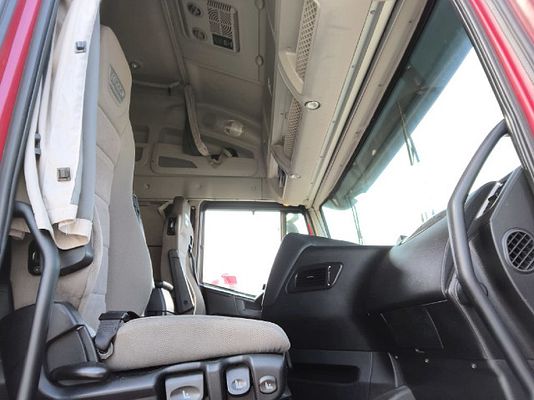 Vehicle image 3 / 17