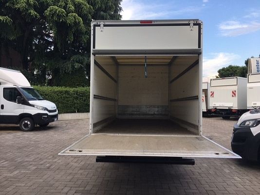 Vehicle image 8 / 11