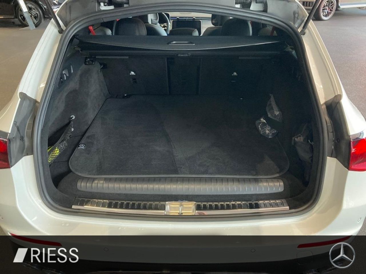 Mercedes-Benz E-Klasse – Bild 18
