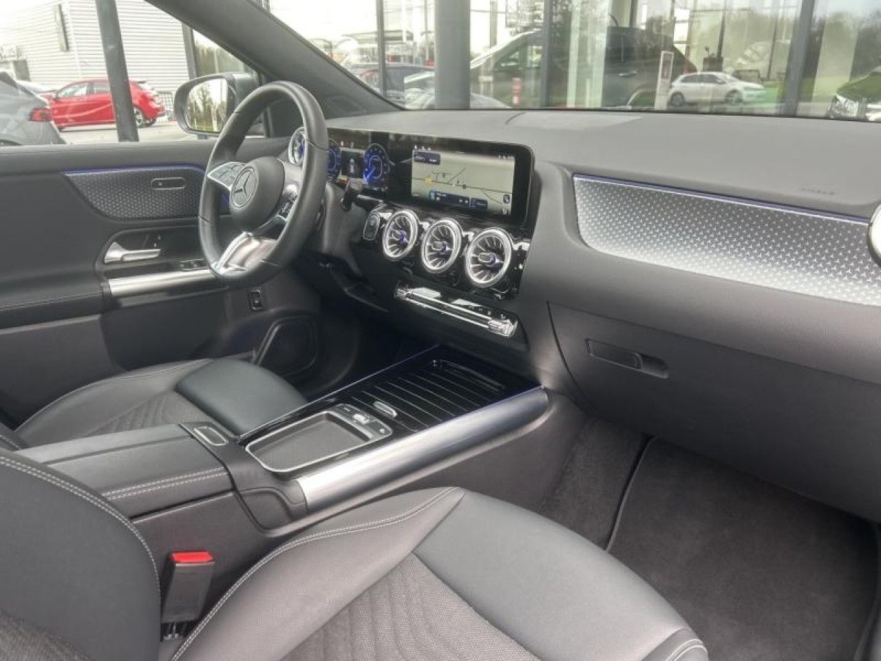 Photo du v&eacute;hicule 10 / 18