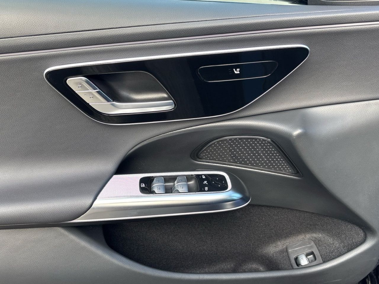 Mercedes-Benz E-Klasse – Bild 13