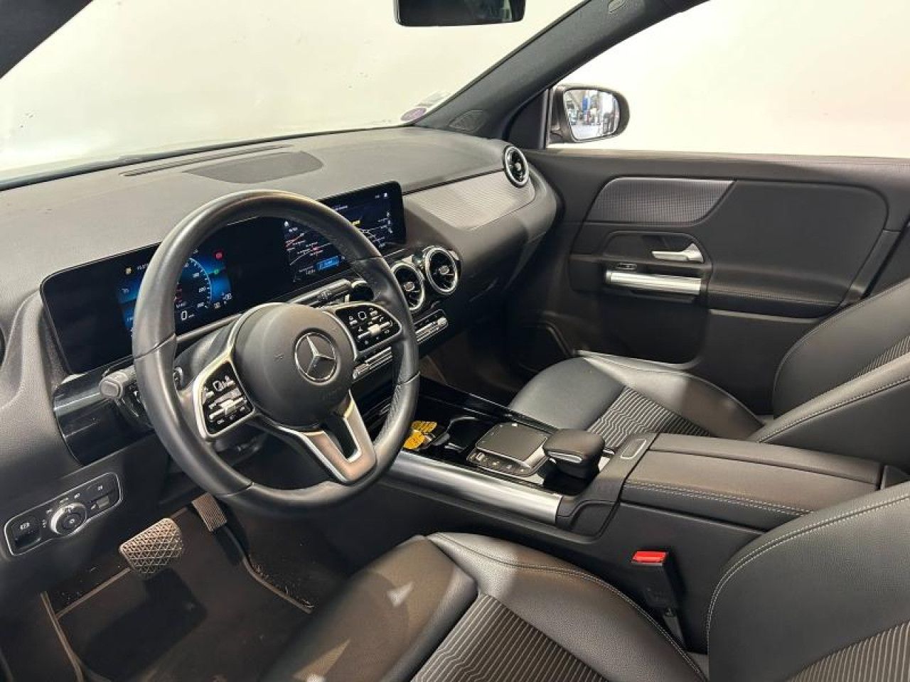 Photo du v&eacute;hicule 15 / 18