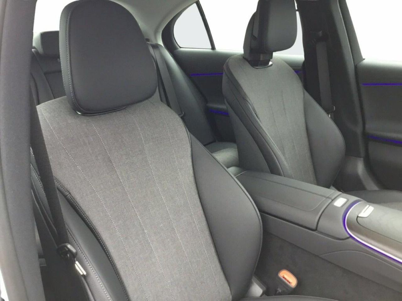 Mercedes-Benz E-Klasse – Bild 13