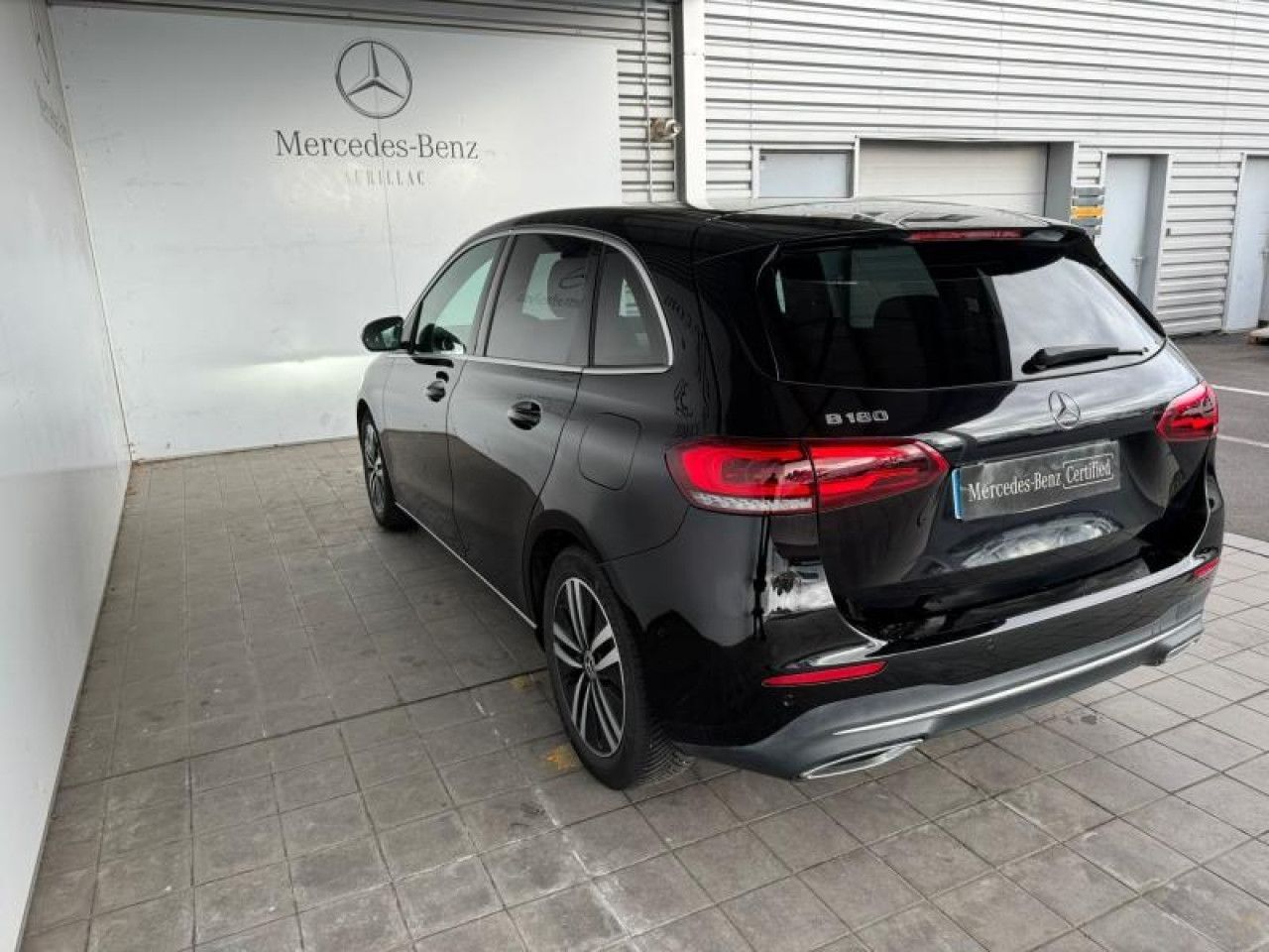 Photo du v&eacute;hicule 8 / 18