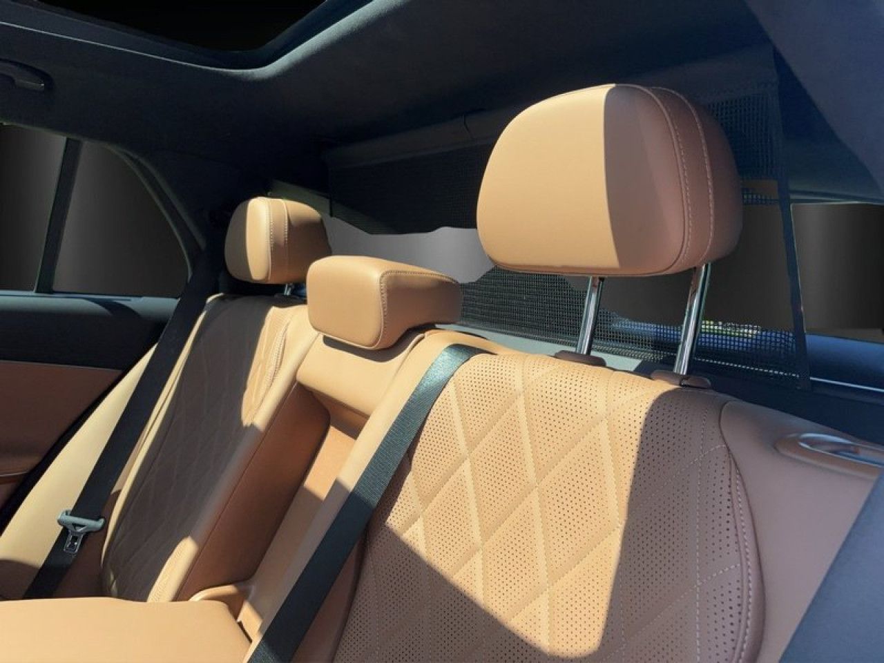 Mercedes-Benz E-Klasse – Bild 13