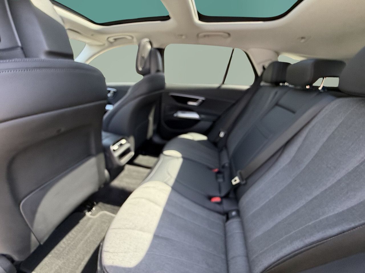 Mercedes-Benz E-Klasse – Bild 13