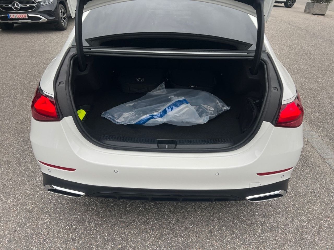 Mercedes-Benz E-Klasse – Bild 28