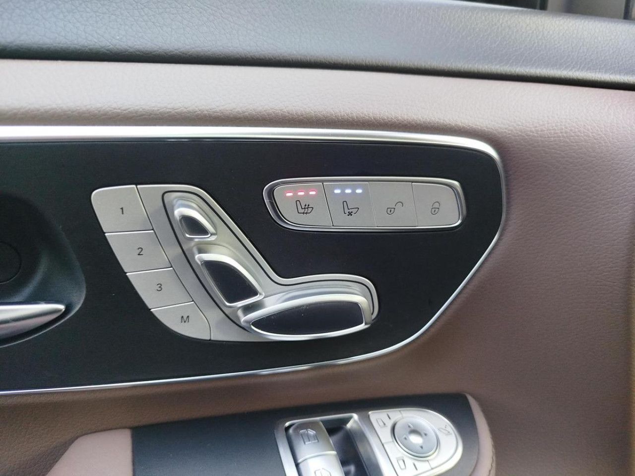 Zdjęcie pojazdu 13 / 21