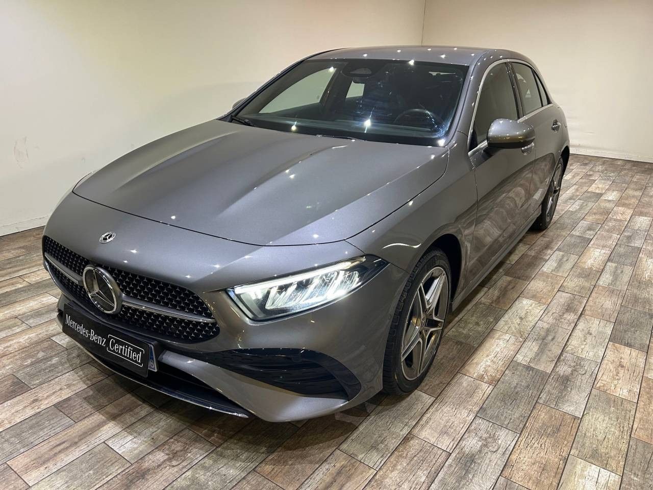 Photo du véhicule 1 / 18