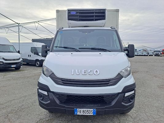 Vehicle image 2 / 12