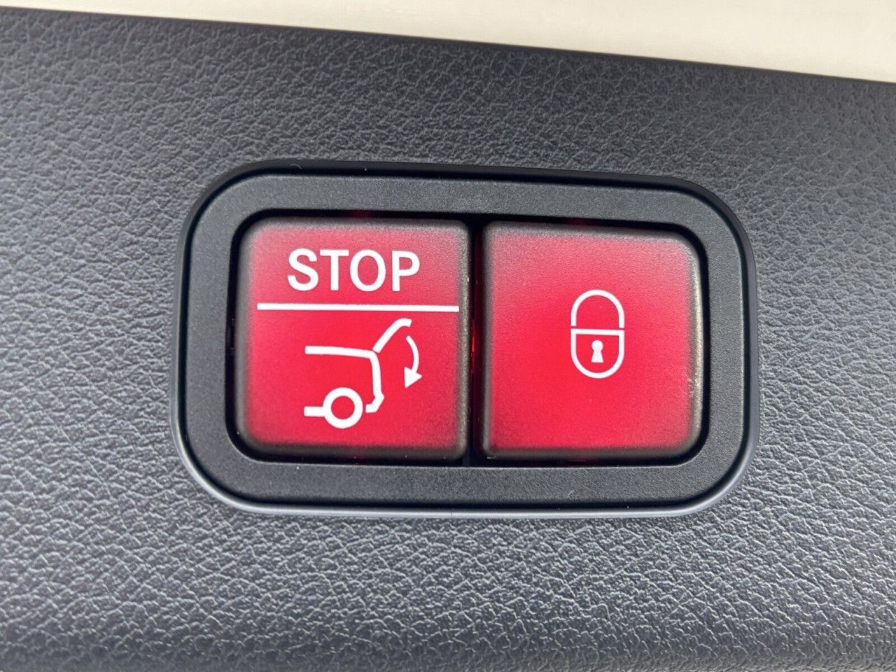 Mercedes-Benz E-Klasse – Bild 16
