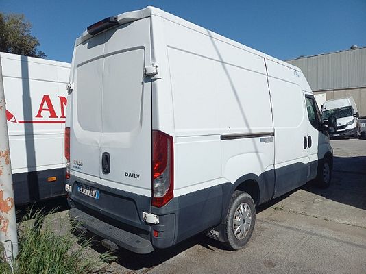 Vehicle image 4 / 4