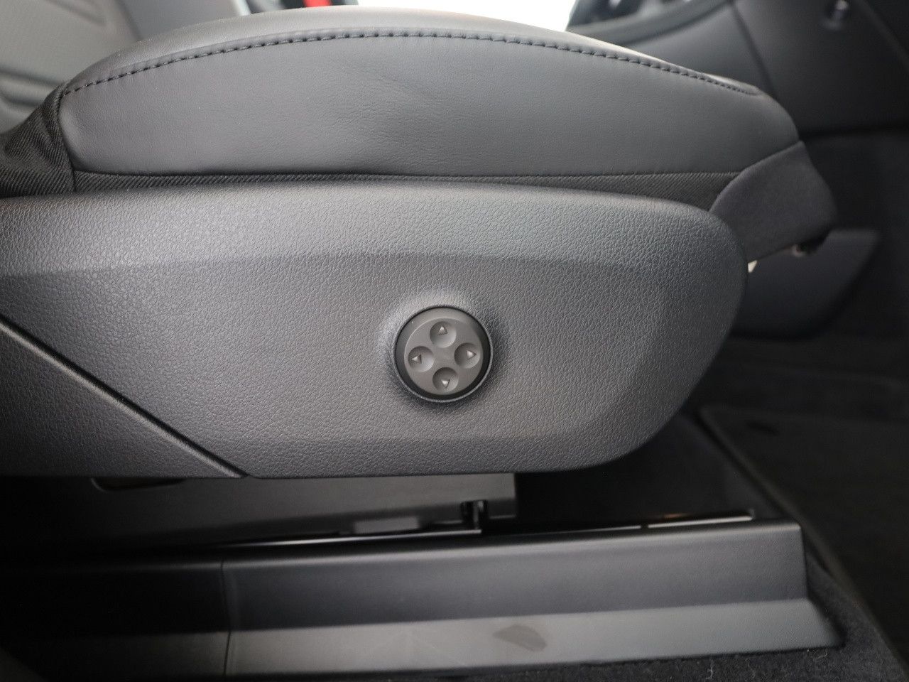 Mercedes-Benz EQE – Bild 17