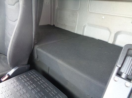 Vehicle image 13 / 18