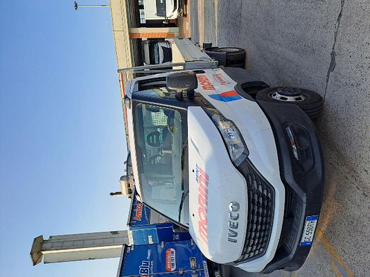 Vehicle image 5 / 9