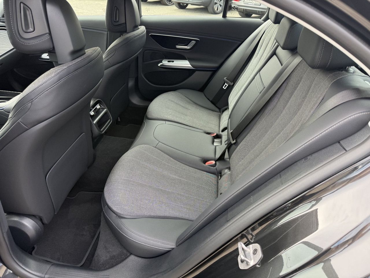 Mercedes-Benz E-Klasse – Bild 15