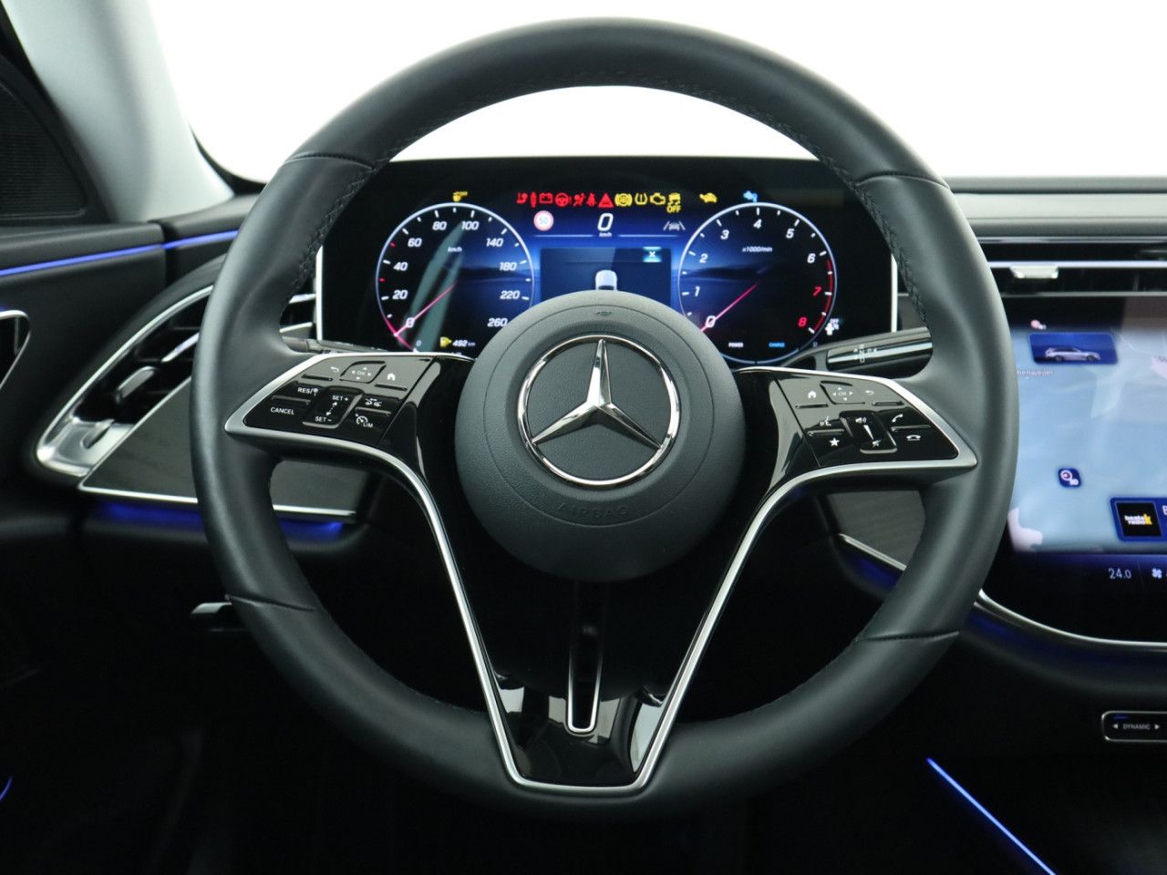 Mercedes-Benz E-Klasse – Bild 11
