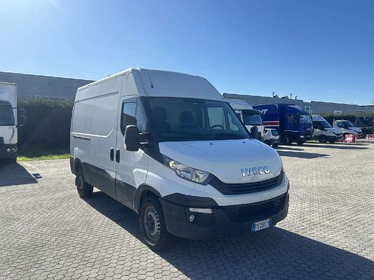 Vehicle image 2 / 14