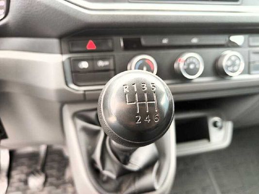 Vehicle image 11 / 15