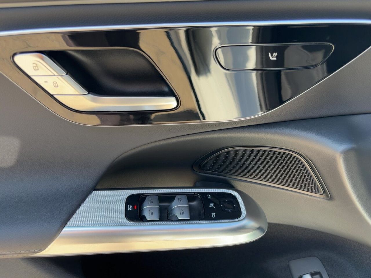 Mercedes-Benz E-Klasse – Bild 11