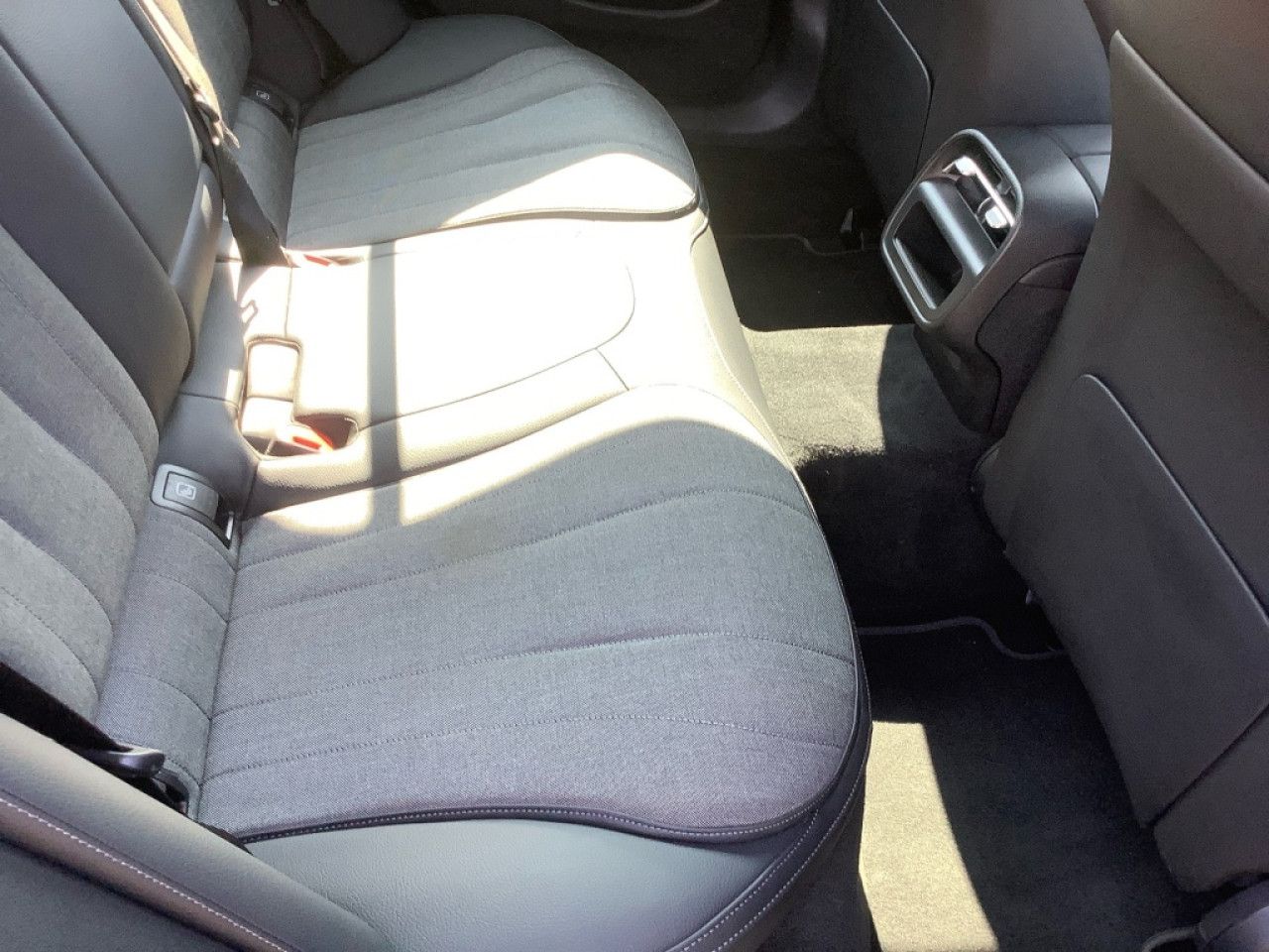 Mercedes-Benz E-Klasse – Bild 14