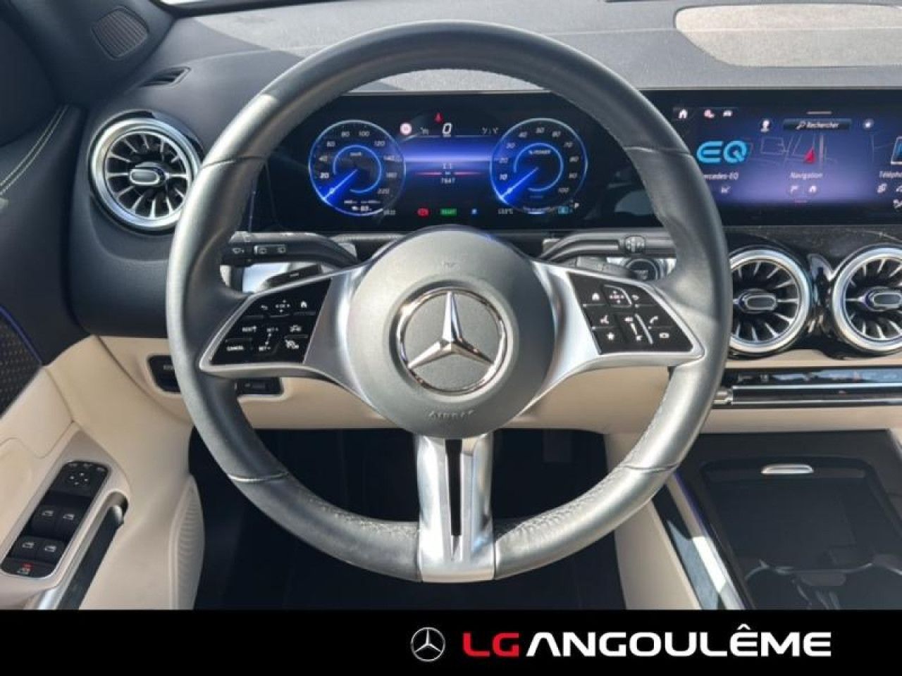 Photo du v&eacute;hicule 14 / 18