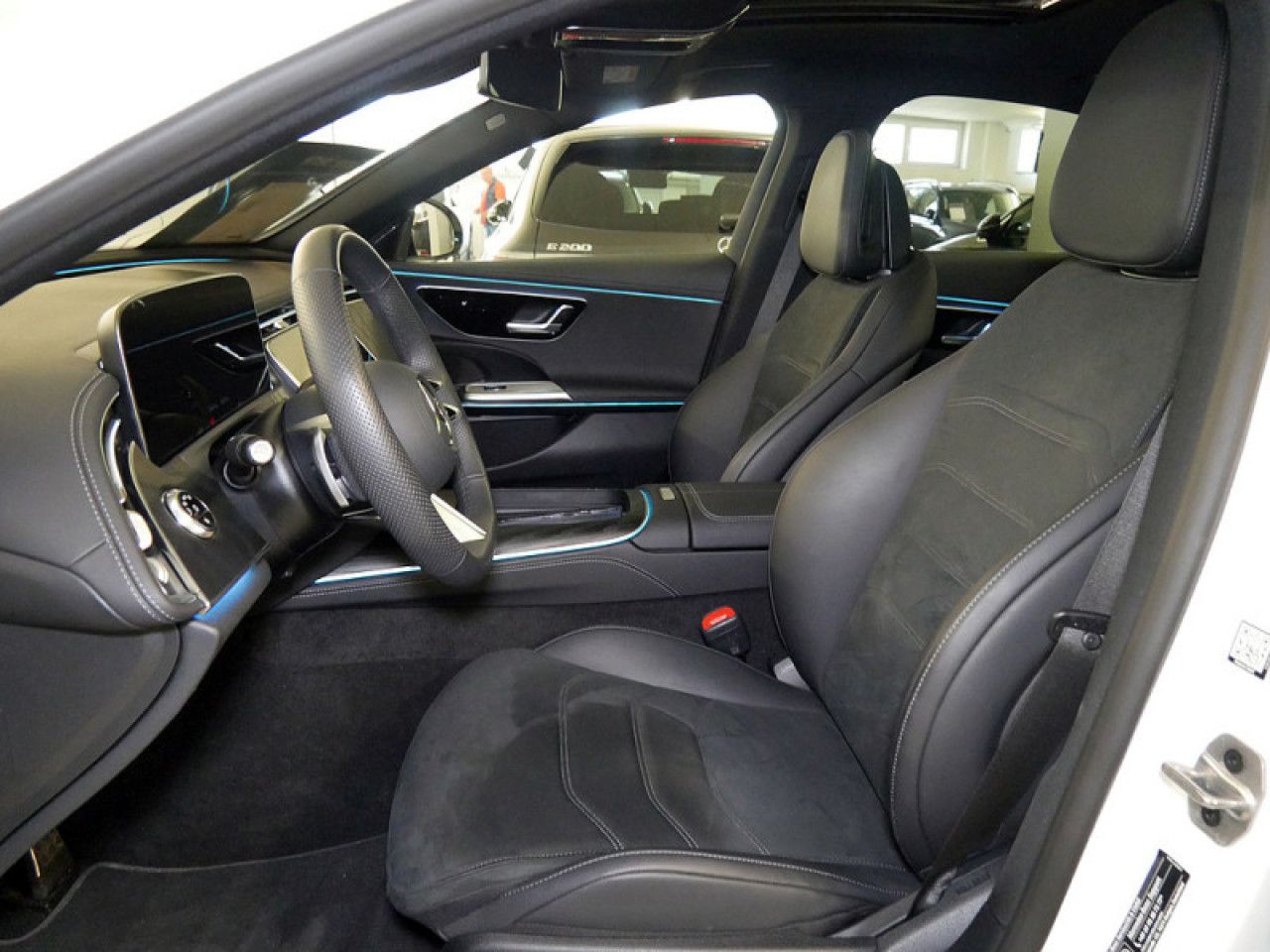Mercedes-Benz E-Klasse – Bild 13
