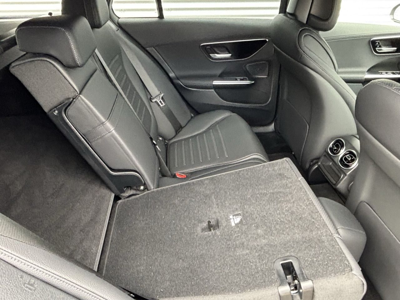 Mercedes-Benz C-Klasse – Bild 18