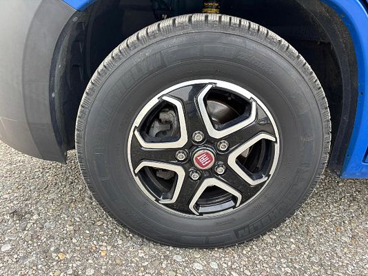 Vehicle image 13 / 14