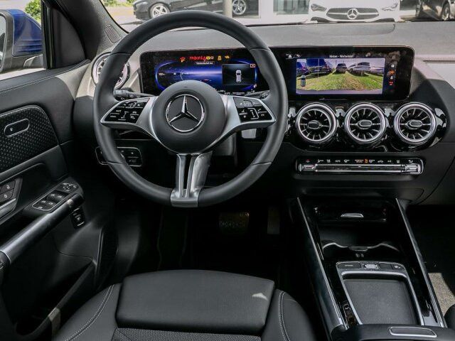 Mercedes-Benz EQA 300