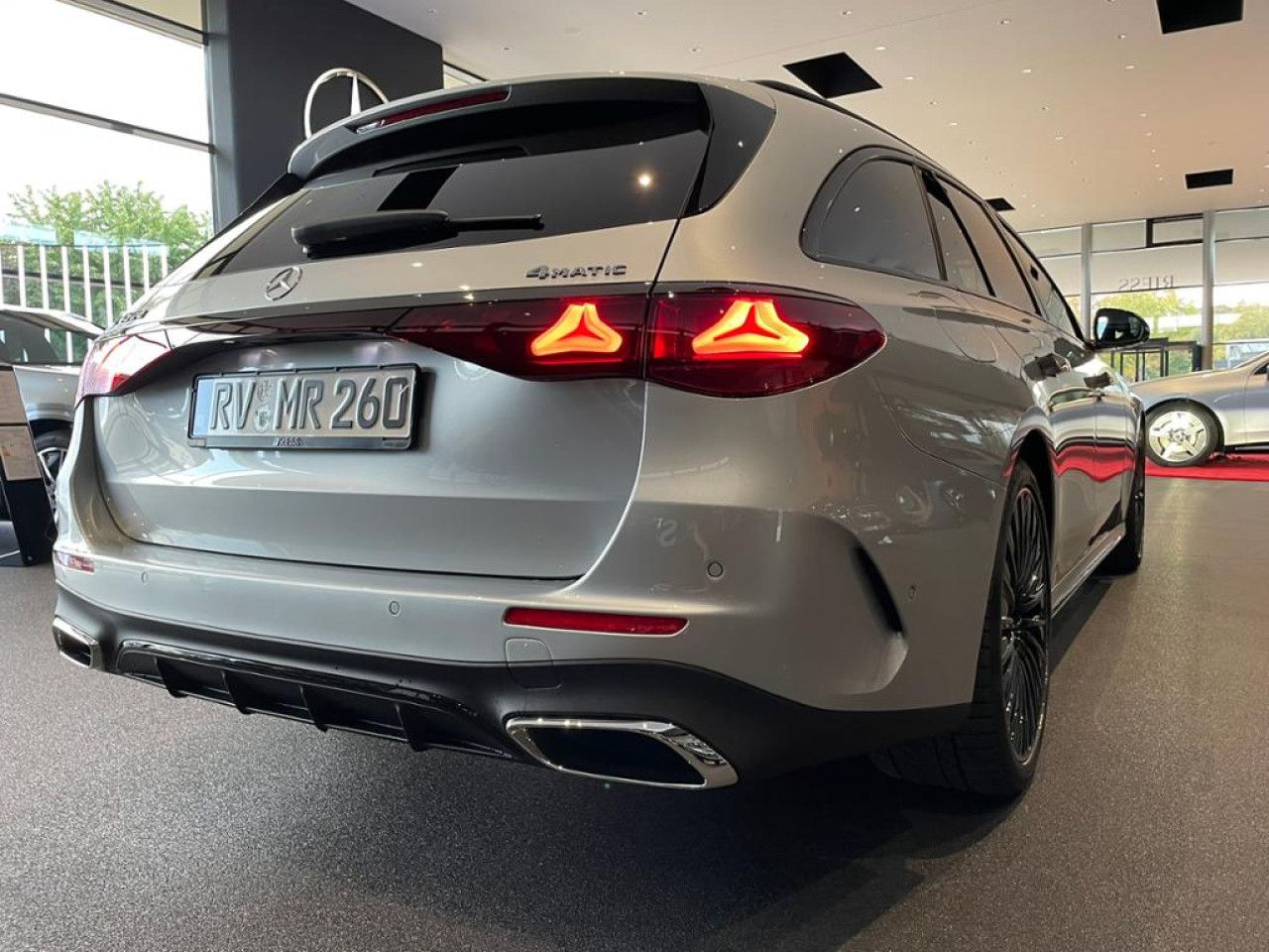 Mercedes-Benz E-Klasse – Bild 7