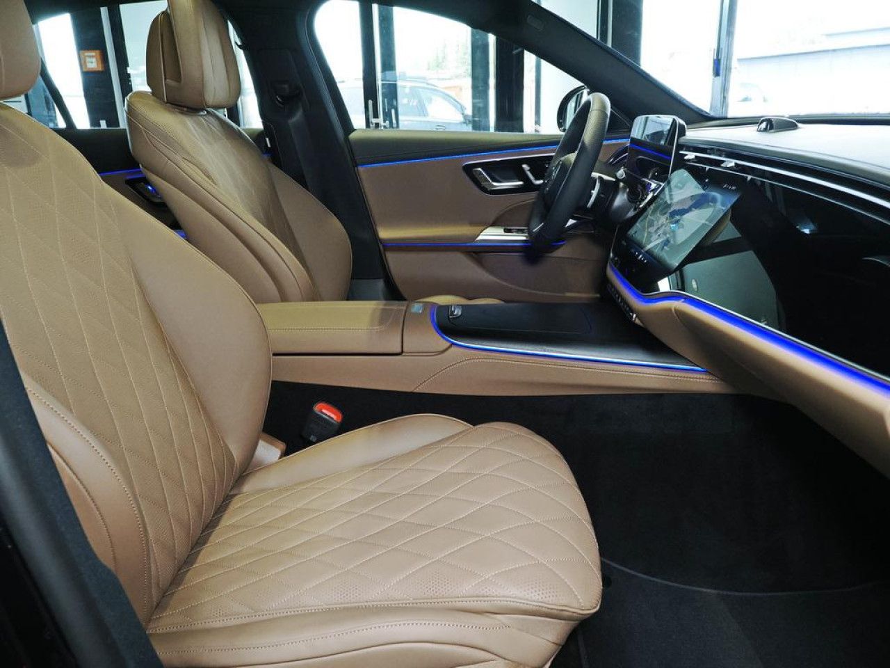 Mercedes-Benz E-Klasse – Bild 13