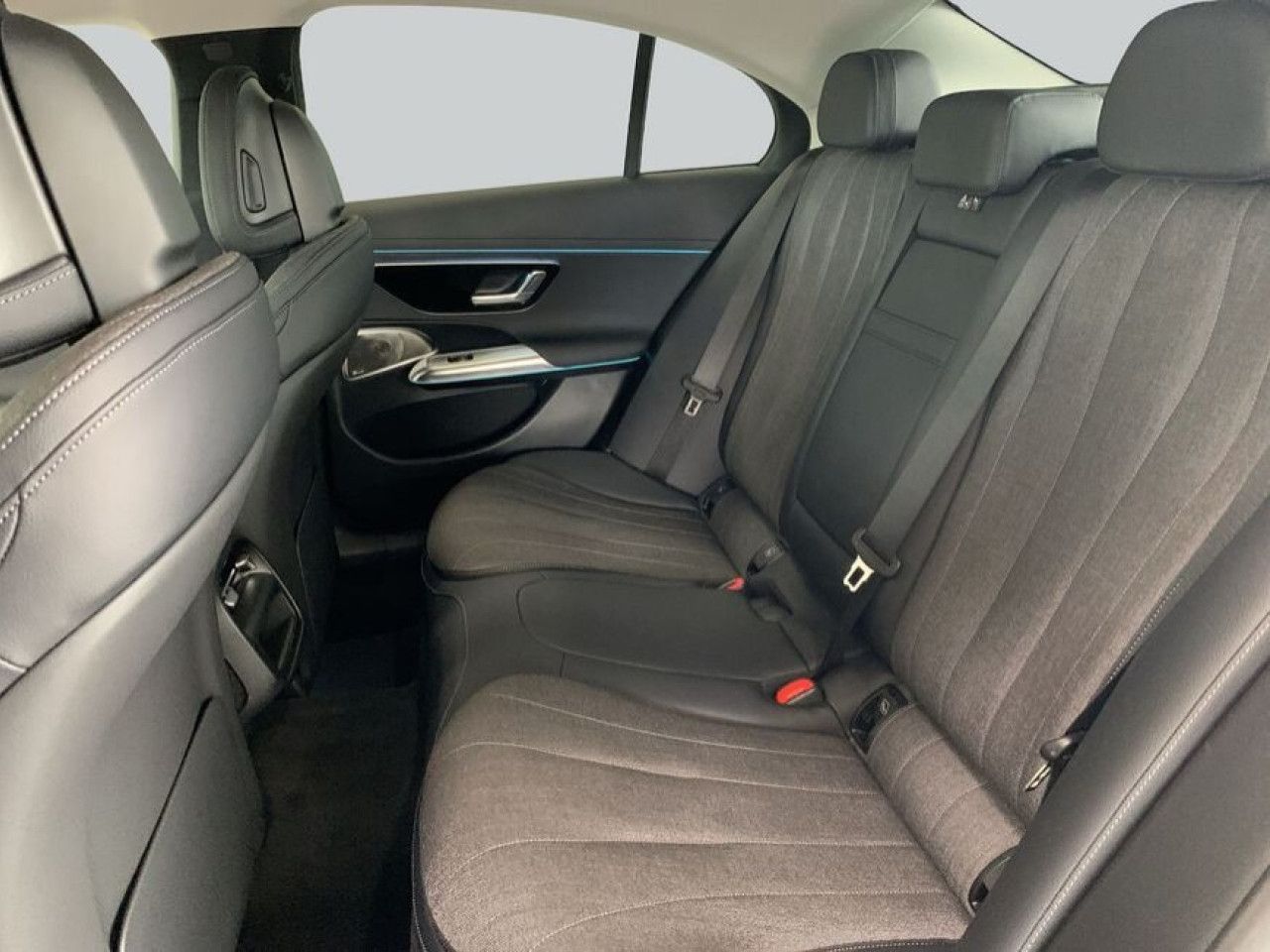 Mercedes-Benz E-Klasse – Bild 11