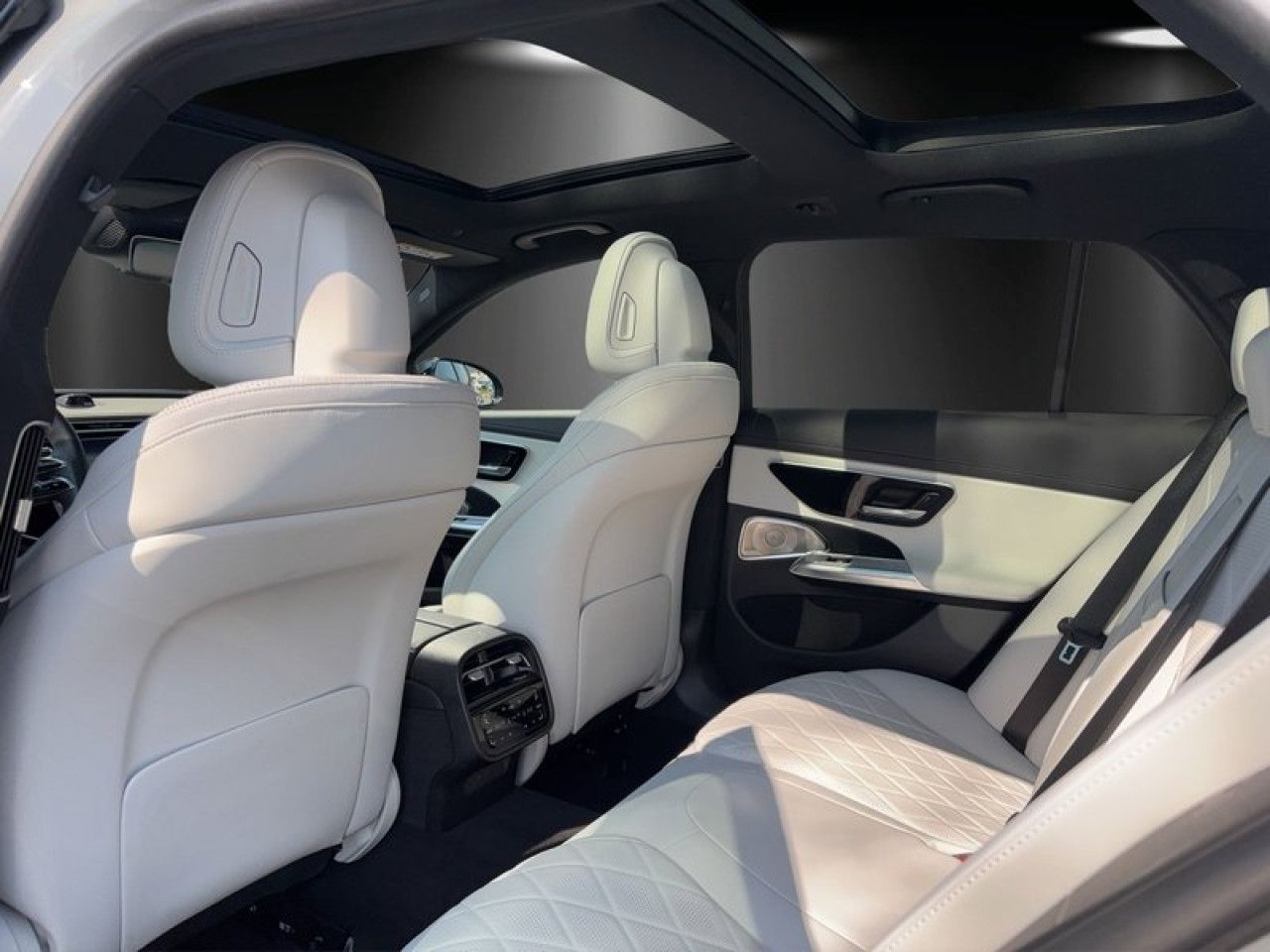 Mercedes-Benz E-Klasse – Bild 13