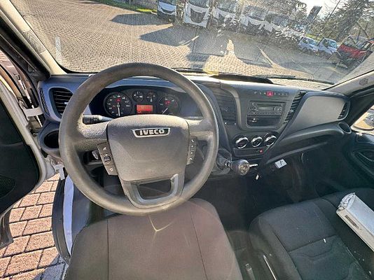 Vehicle image 10 / 11