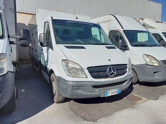 Vehicle image 1 / 6