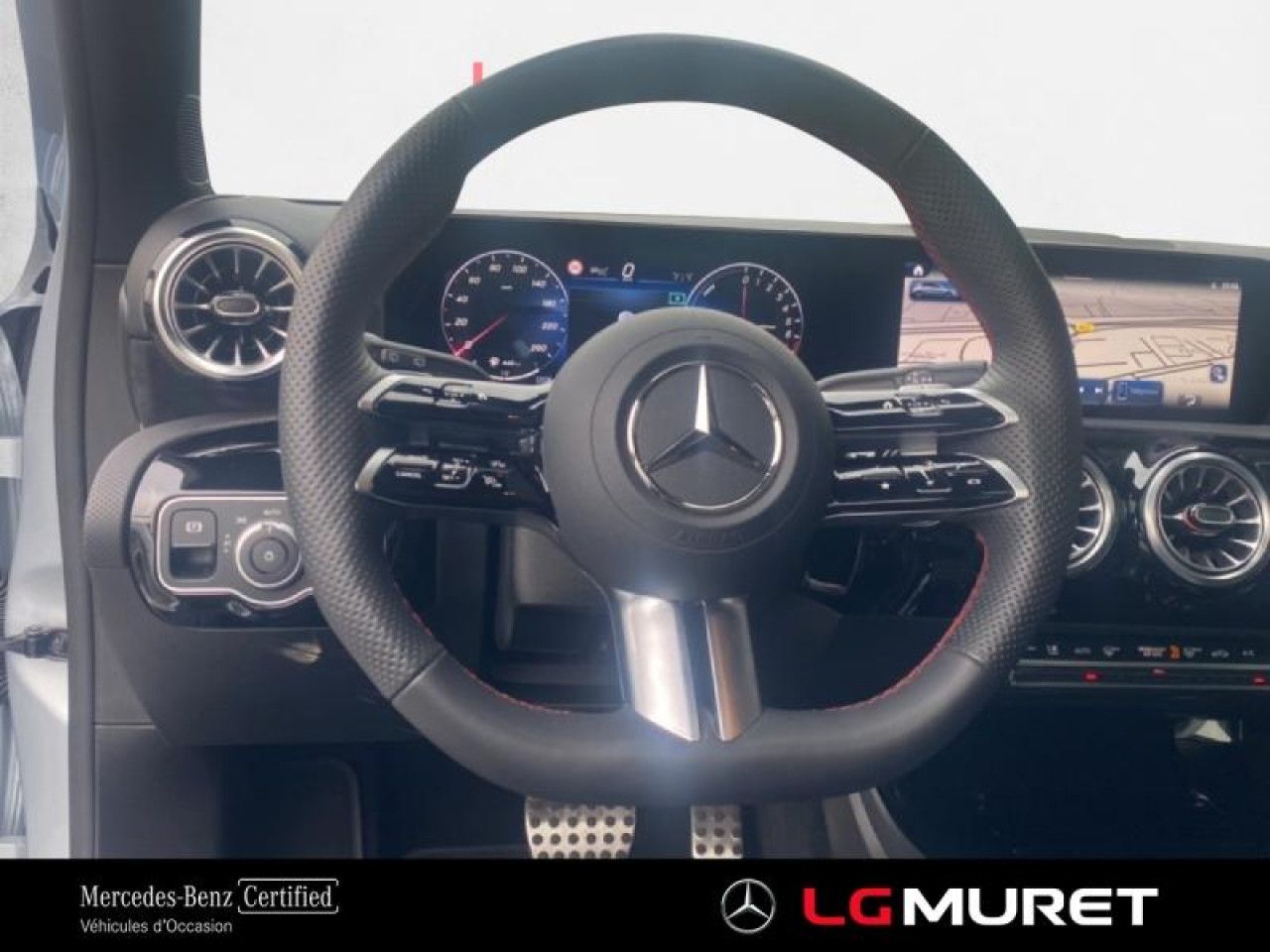 Photo du v&eacute;hicule 14 / 18