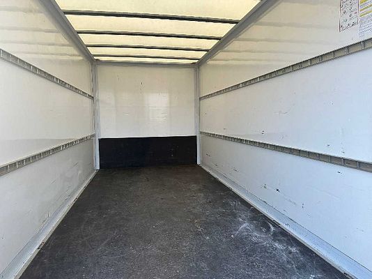Vehicle image 13 / 13