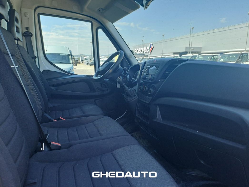 IVECO | 35C14H BOX