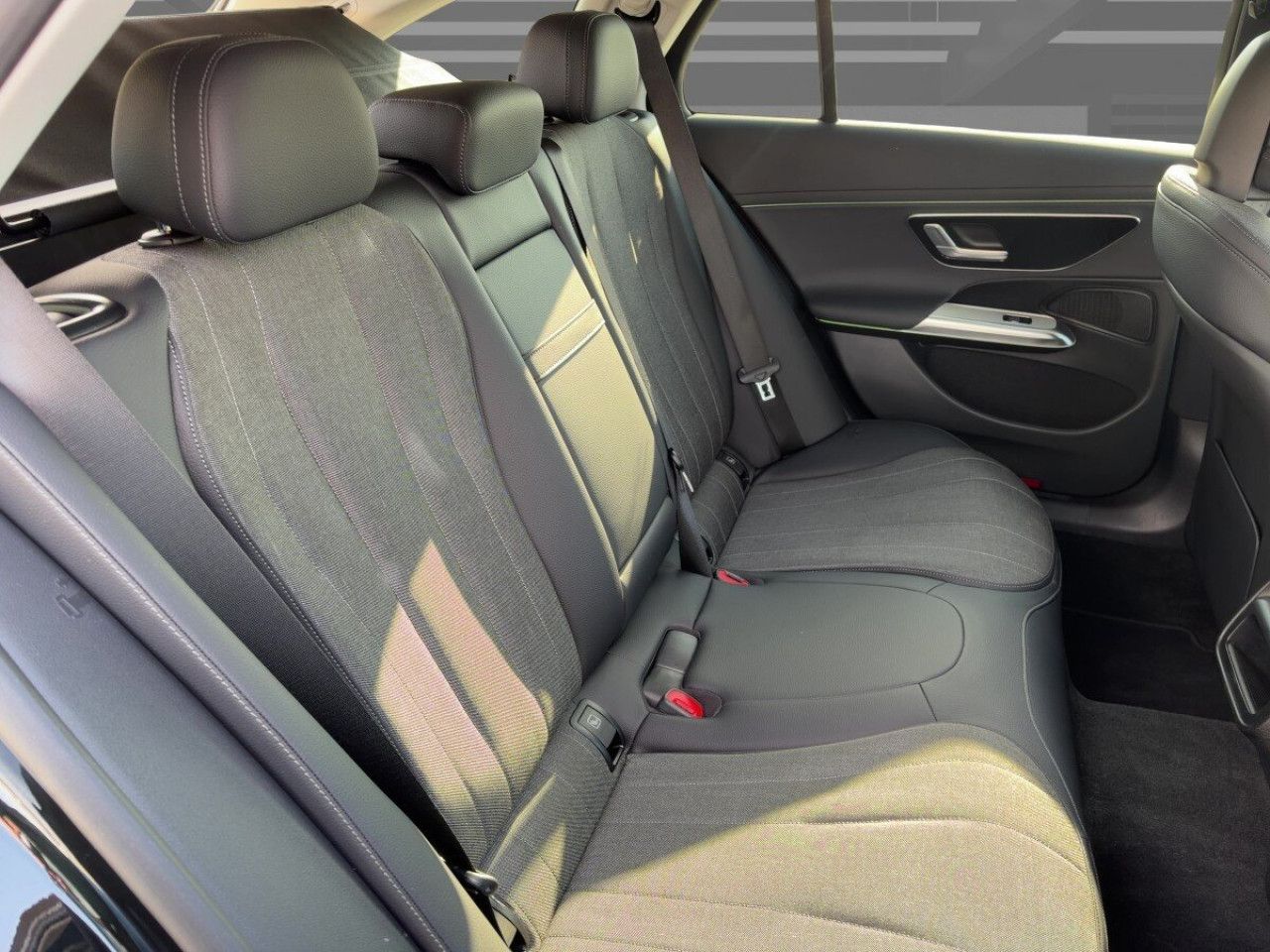 Mercedes-Benz E-Klasse – Bild 15