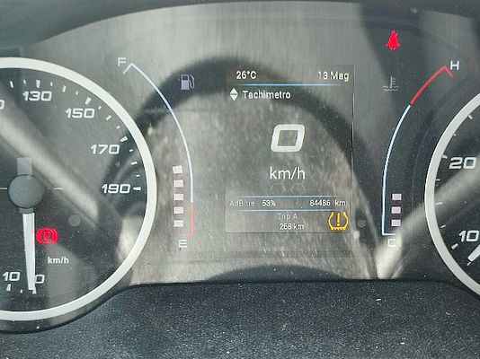 Vehicle image 12 / 13