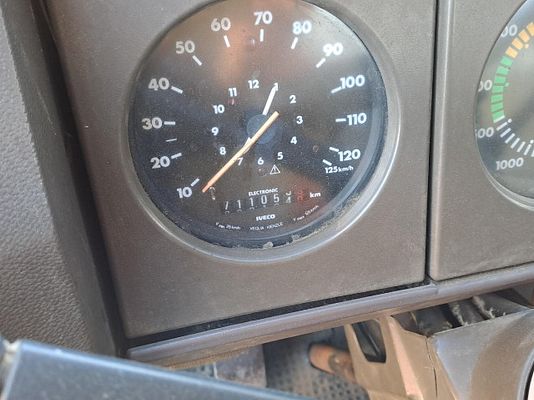 Vehicle image 12 / 12