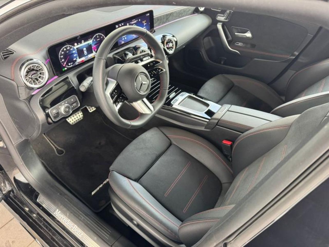 Photo du v&eacute;hicule 15 / 18